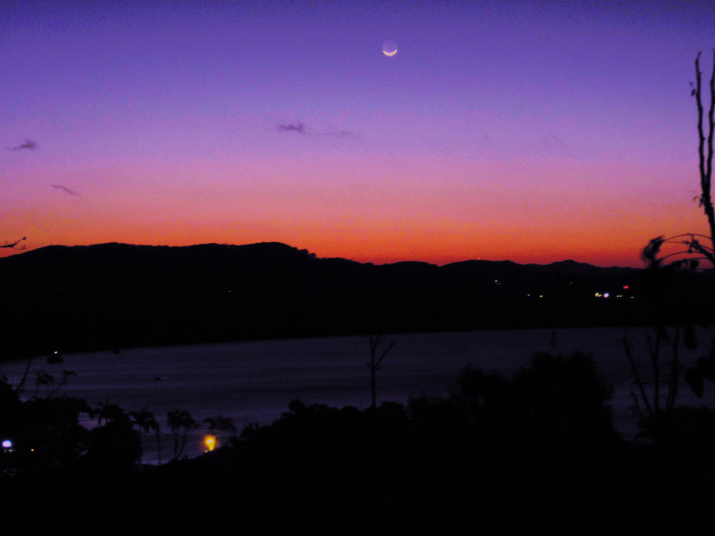 Moon over Cooktown 