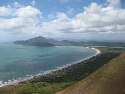 View_from_Mount_Saunders_-warratah.JPG